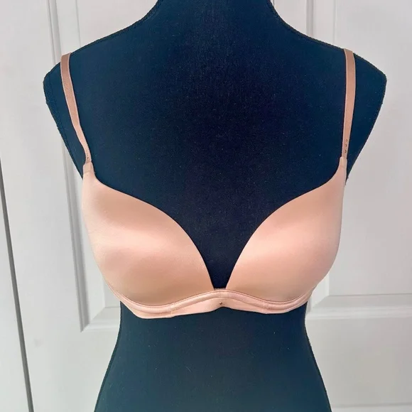 Victoria’s Secret Biofit Push Up Bra in 34B Nude Colour-Excellent Condition - Picture 4 of 4